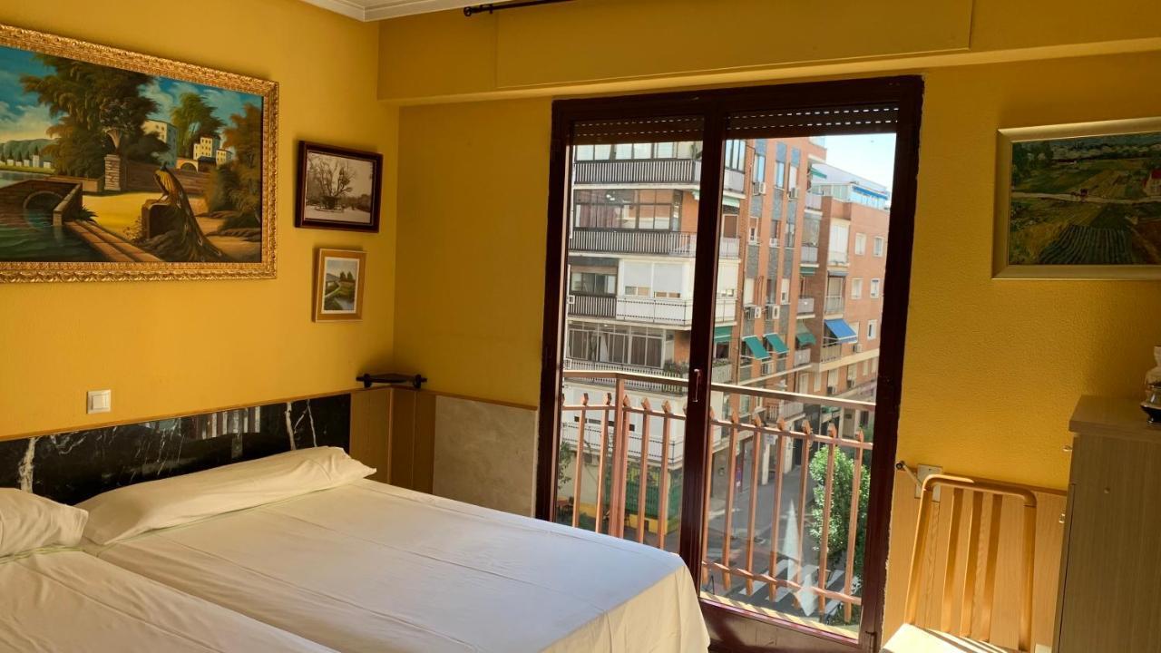 Apartamentos Suites Torr Madrid Exterior foto