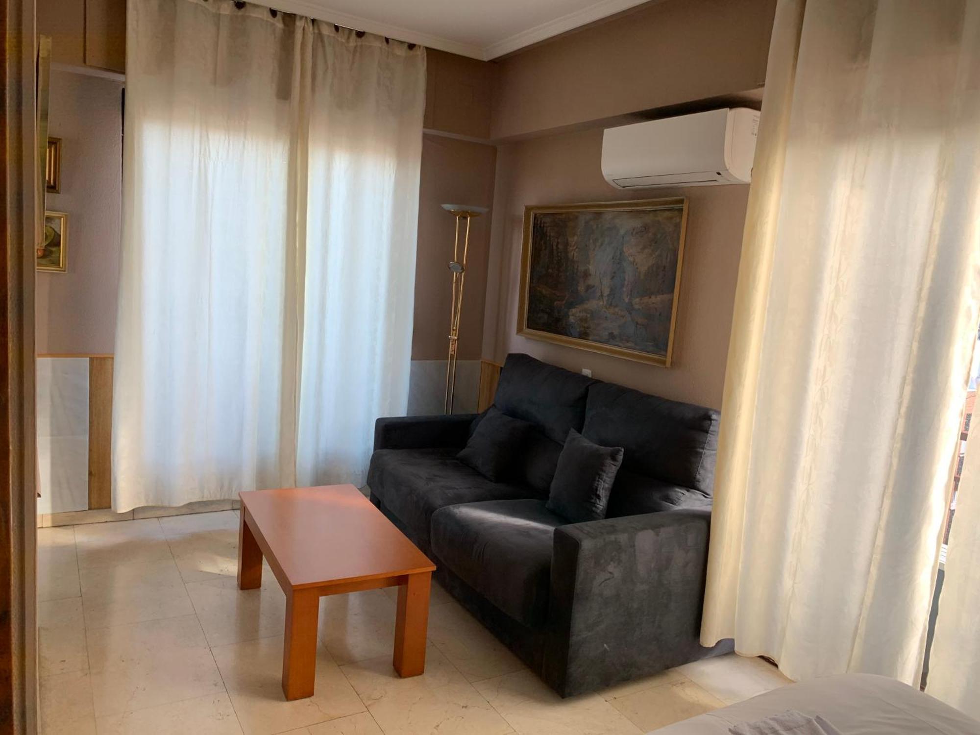 Apartamentos Suites Torr Madrid Exterior foto